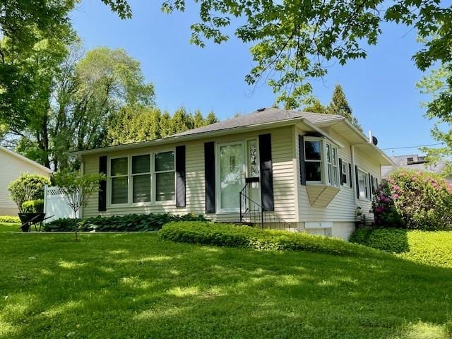 101 W N St, Mercer Boro Mer, PA 16137 - view of front of house with a front lawn and entry steps