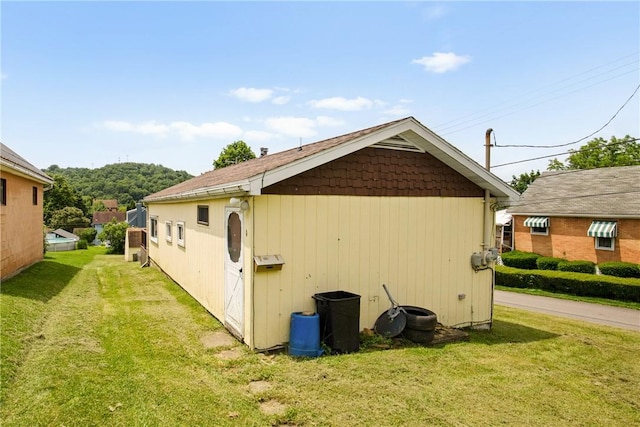 501 Bay, Stonycreek Twp, PA 15902 - view of side of home featuring a yard