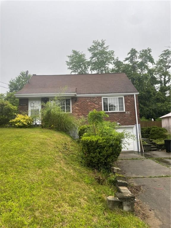 105 Clay Dr, Penn Hills, PA 15235 - photo 1