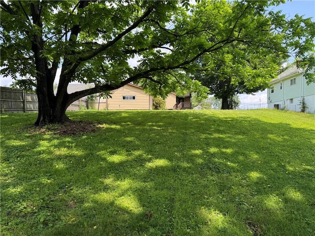 3112 Ridge Ave, Hopewell Twp Bea, PA 15001 - view of yard