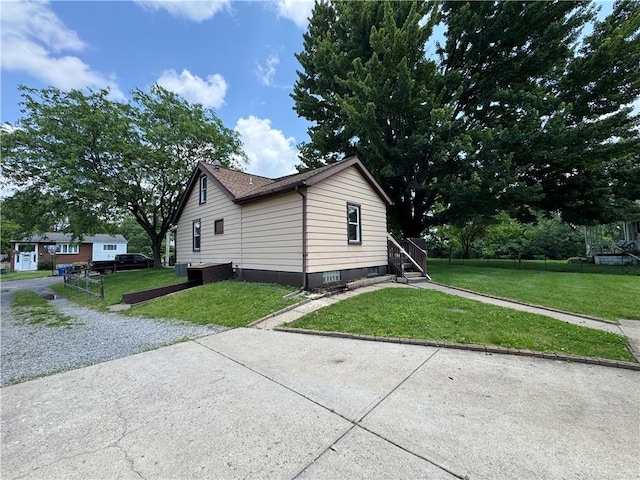 3112 Ridge Ave, Hopewell Twp Bea, PA 15001 - view of side of home with a lawn