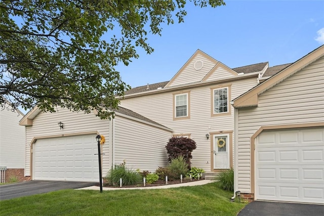23 Sunset Ct, Cranberry Twp, PA 16066 - traditional home featuring driveway, a front yard, and roof with shingles