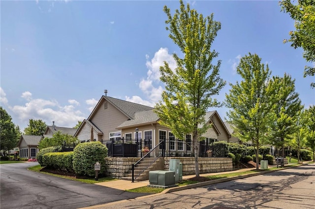 1041 Clerkenwell Ln, Cranberry Twp, PA 16066 - obstructed view of property with stairway
