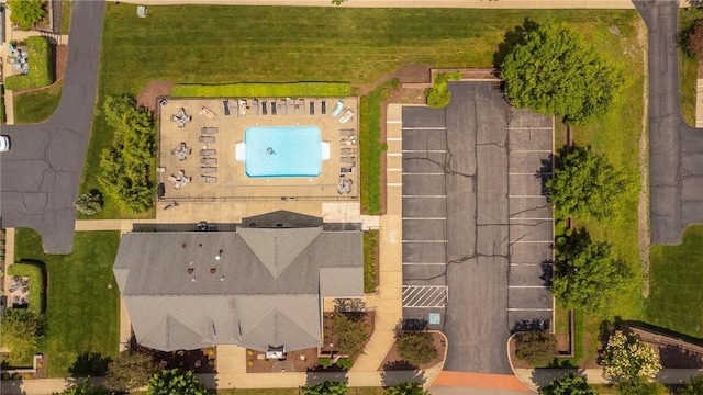 1041 Clerkenwell Ln, Cranberry Twp, PA 16066 - bird's eye view of a pool