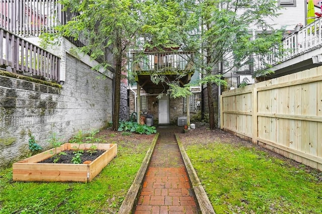 5727 Kentucky Ave, Shadyside, PA 15232 - view of yard featuring a garden