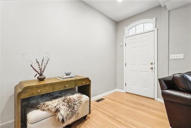 5727 Kentucky Ave, Shadyside, PA 15232 - entryway featuring light wood finished floors and baseboards