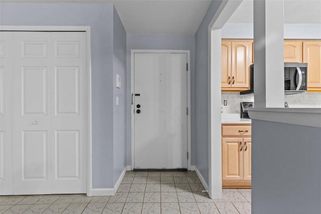 604 Calais Dr Unit 1203, Mccandless, PA 15237 - entrance foyer featuring baseboards