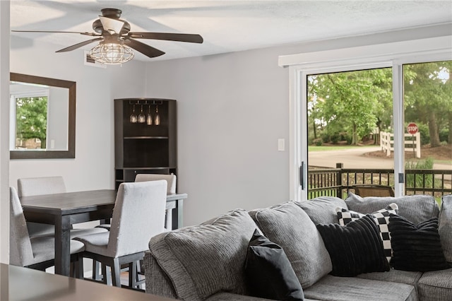 6013 Patrick Henry, Hopewell Twp Bea, PA 15001 - living area with a ceiling fan