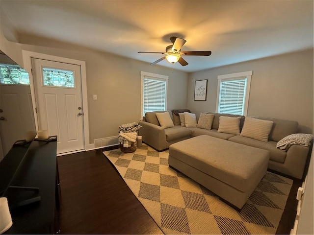 341 Deer Creek Rd, Clinton Twp, PA 16056 - living room featuring a ceiling fan and light wood-style flooring