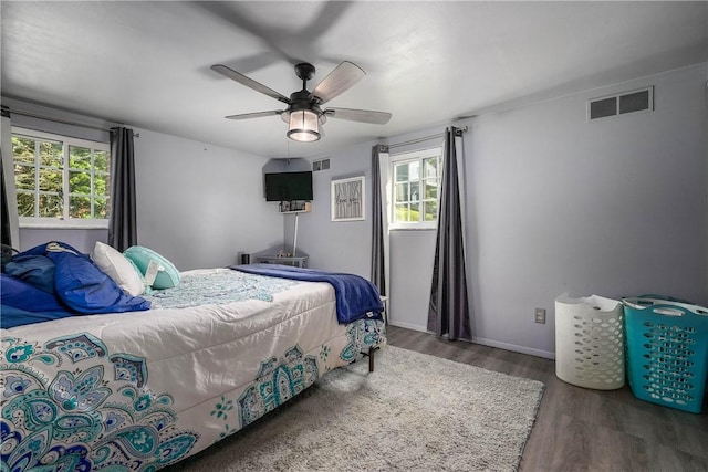 1260 6th St, Castle Shannon, PA 15234 - bedroom featuring wood finished floors and ceiling fan
