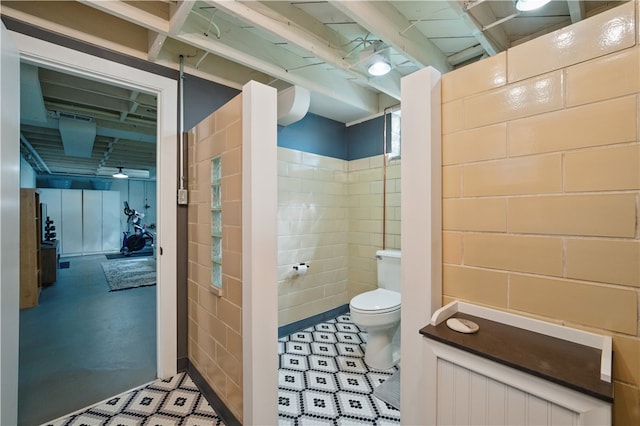 110 Simon Ave, Ross Twp, PA 15237 - bathroom featuring toilet and tile walls
