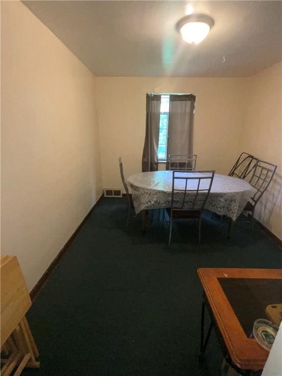 242 Chester Ave, Perry Hilltop, PA 15214 - dining area with carpet floors