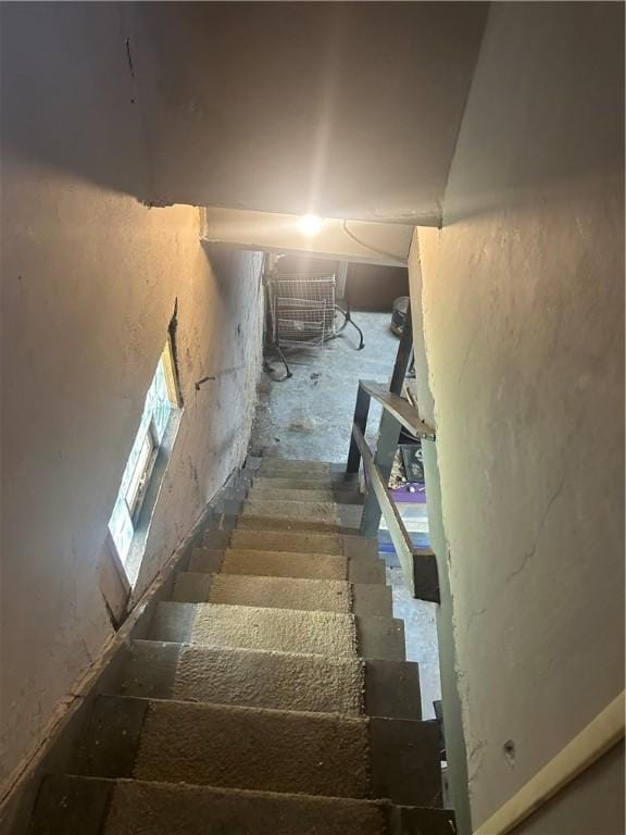 147 S 9th St, Connellsville, PA 15425 - view of stairs