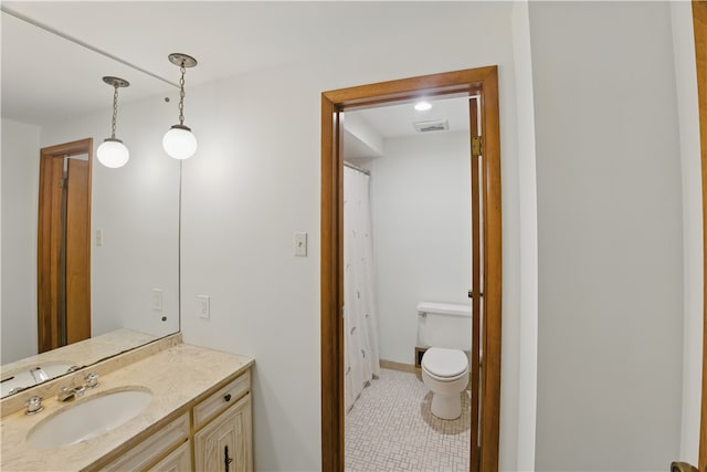 480 Herbst Manor Rd, Kennedy Twp, PA 15108 - full bathroom featuring vanity and tile patterned flooring