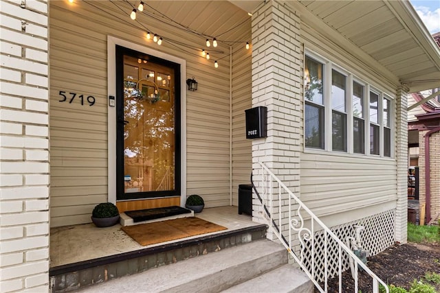 5719 Hobart St, Squirrel Hill, PA 15217 - entrance to property with a porch