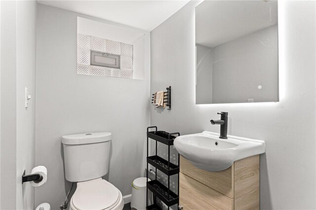 5719 Hobart St, Squirrel Hill, PA 15217 - bathroom featuring vanity and toilet
