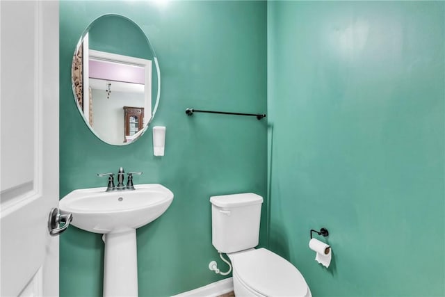 2972 Cross Creek Ct, Hampton, PA 15044 - half bath featuring toilet and baseboards
