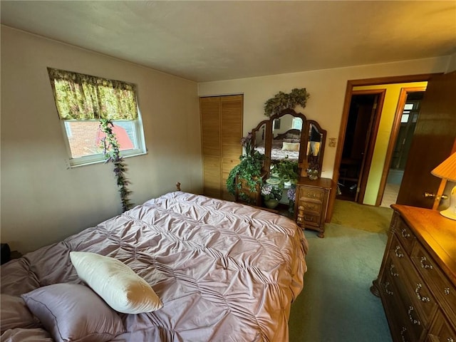 111 Greenview Dr, Verona, PA 15147 - bedroom featuring carpet and a closet