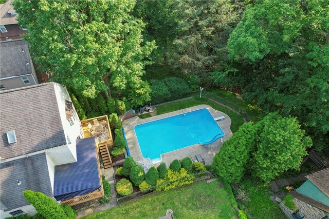 517 Keystone Dr, New Kensington, PA 15068 - bird's eye view of a pool