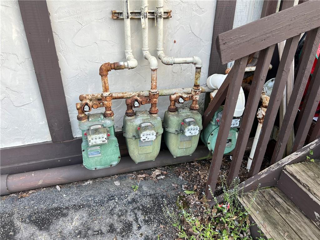 1190 Forest Ave, South Park, PA 15236 - exterior view of gas meter