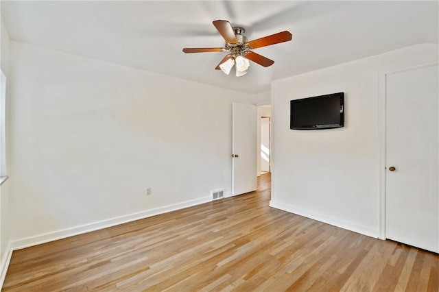 1333 Windermere Dr, Squirrel Hill, PA 15218 - spare room featuring light wood-style flooring and ceiling fan