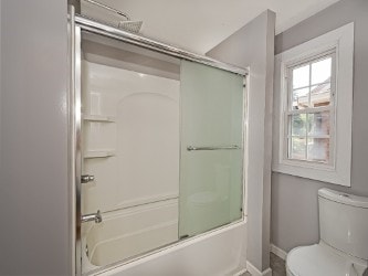 6656 Wilkins Ave, Squirrel Hill, PA 15217 - full bathroom with toilet and bath / shower combo with glass door