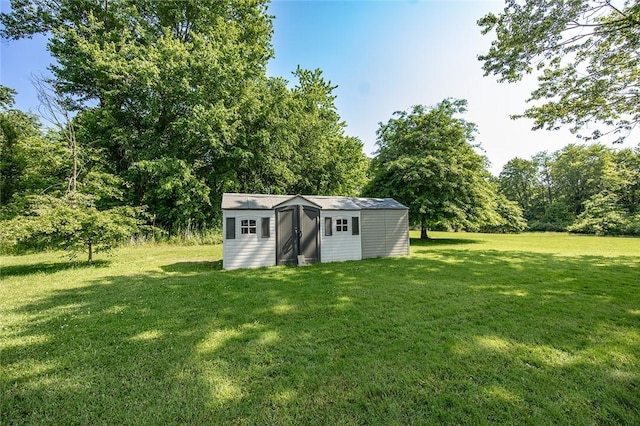 453 Falls Ave, Neshannock Twp, PA 16105 - view of grassy yard featuring a storage unit