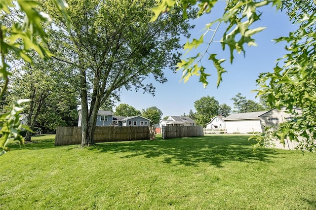 453 Falls Ave, Neshannock Twp, PA 16105 - view of yard featuring a residential view