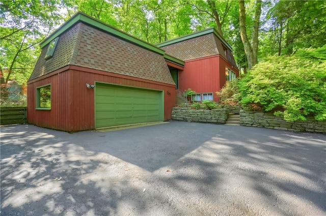 113 S Heide Ln, Peters Twp, PA 15317 - garage with driveway