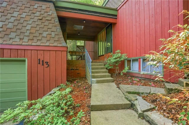 113 S Heide Ln, Peters Twp, PA 15317 - property entrance featuring a porch