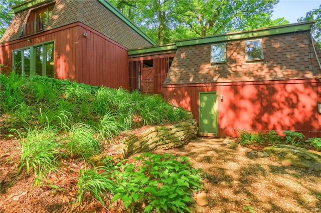 113 S Heide Ln, Peters Twp, PA 15317 - view of front of property with roof with shingles and mansard roof