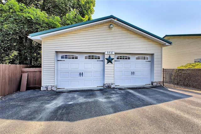 354 Moween Rd, Loyalhanna, PA 15681 - view of detached garage