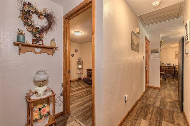 354 Moween Rd, Loyalhanna, PA 15681 - hallway featuring wood finished floors and baseboards
