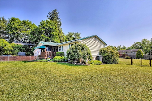 354 Moween Rd, Loyalhanna, PA 15681 - back of house