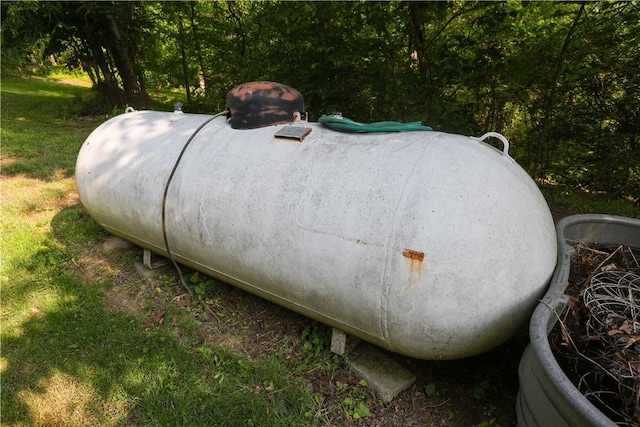 158 Snowdrift Rd, Nottingham, PA 15330 - exterior view of gas tank
