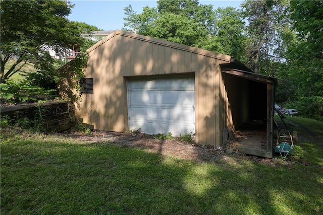 158 Snowdrift Rd, Nottingham, PA 15330 - view of detached garage