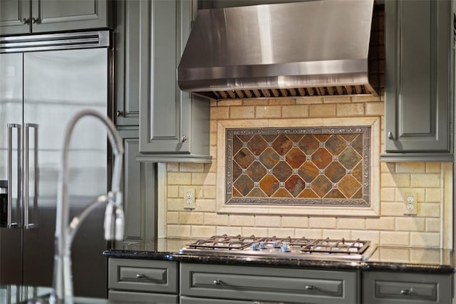 899 Old Thorn Run Rd, Moon/Crescent Twp, PA 15108 - kitchen featuring exhaust hood, stainless steel appliances, gray cabinets, and backsplash