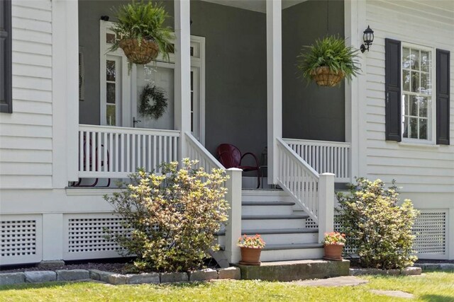 899 Old Thorn Run Rd, Moon/Crescent Twp, PA 15108 - entrance to property featuring a porch
