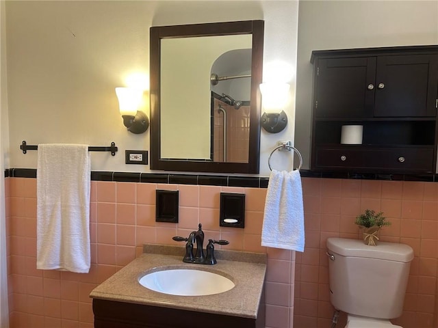 1006 Grandview Ave, Ross Twp, PA 15237 - bathroom with tile walls, vanity, and wainscoting
