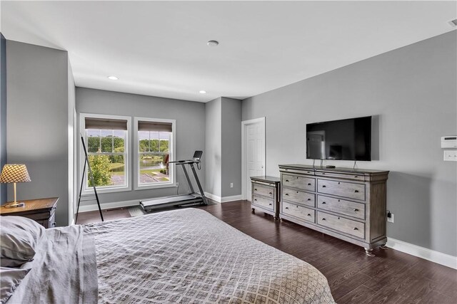 413 Cayuga Cir, Marshall, PA 16046 - bedroom featuring wood finished floors and recessed lighting