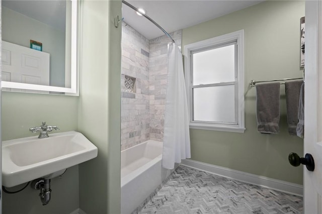 215 Emerson St, Shadyside, PA 15206 - full bath featuring shower / tub combo with curtain and baseboards
