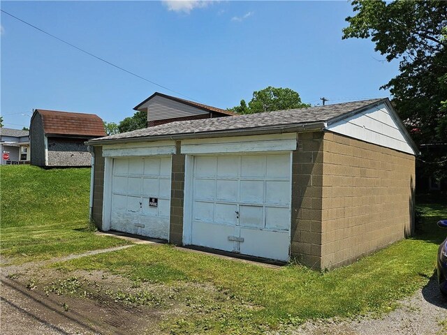 418 S Main St, Slippery Rock Boro, PA 16057 - view of detached garage