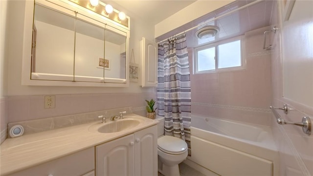 11297 Highpoint Dr, Penn Hills, PA 15235 - full bathroom featuring vanity and shower / tub combo with curtain