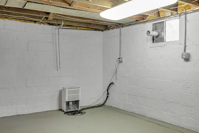 1586 Jackson St, Aliquippa, PA 15001 - below grade area with heating unit