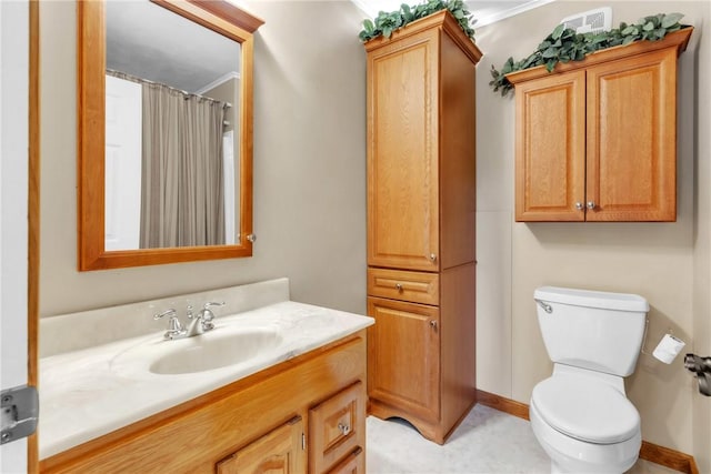 626 Solomon Temple Rd, Unity Twp, PA 15650 - full bath with vanity and ornamental molding