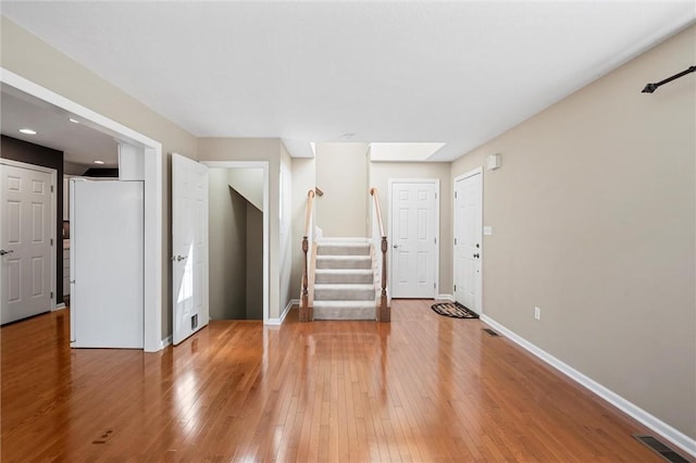 101 Creekside Dr, Buffalo Twp, PA 16055 - foyer featuring light wood finished floors, stairway, and recessed lighting