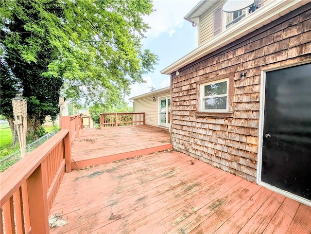 323 E 2nd St, Derry Boro, PA 15627 - view of wooden terrace