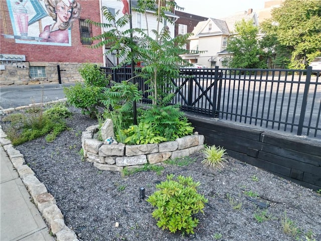 117 S Mckean St, City Of But Ne, PA 16001 - view of yard