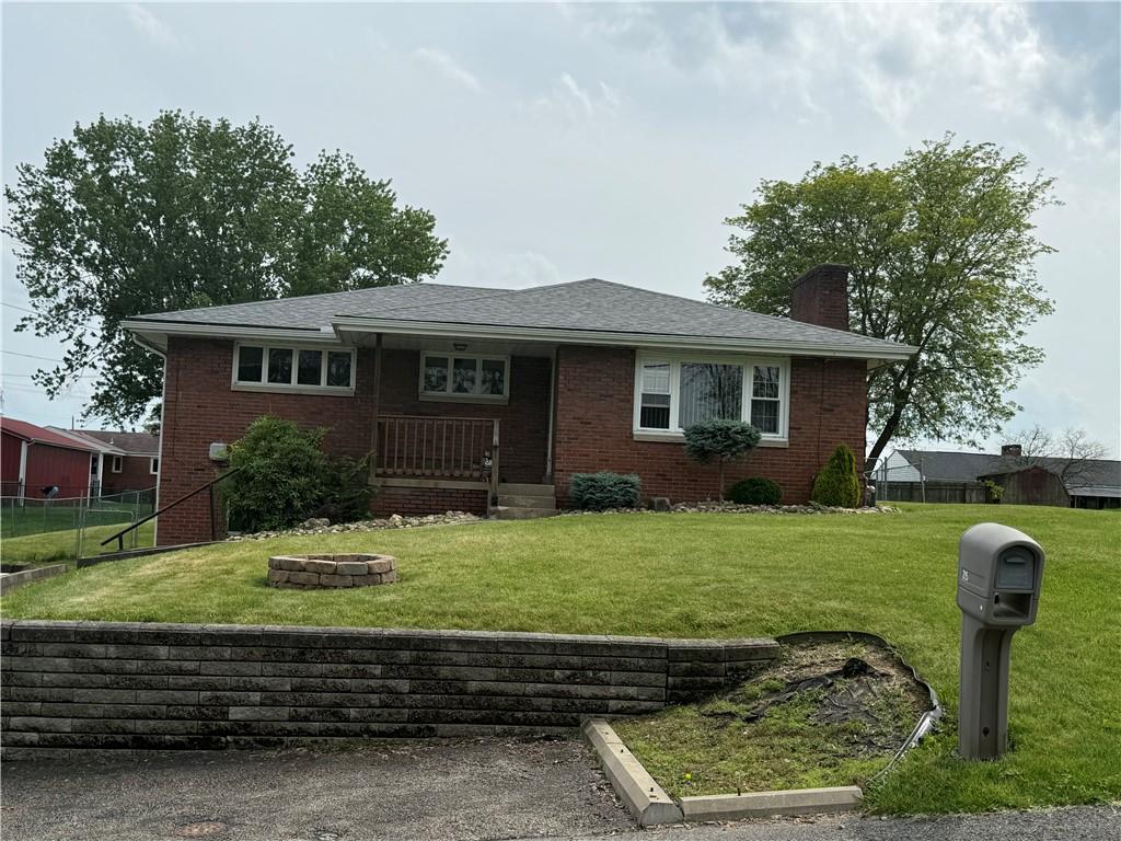 215 Locust Ave, Houston, PA 15342 - photo 1