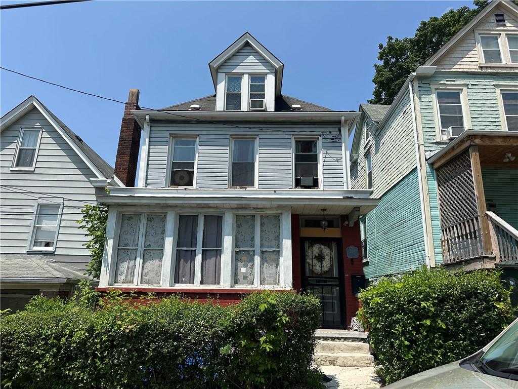 1605 Maplewood Ave, Wilkinsburg, PA 15221 - view of traditional style home